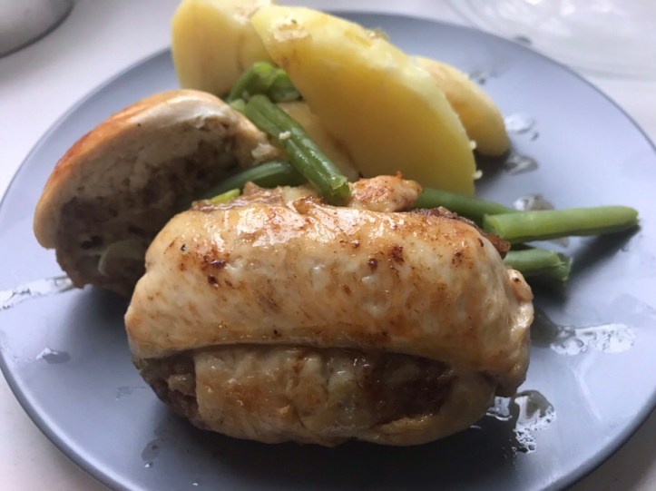 Blinde Kip met gekookte aardappel en sperziebonen